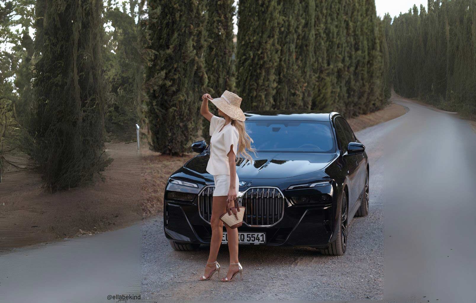 Ellabekind vor dem neuen BMW 7er