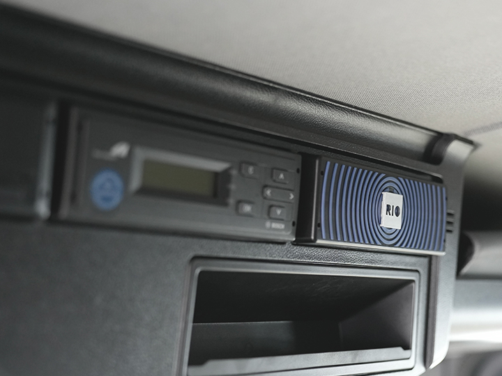 Bedienelement On-Board-Unit zur Mautberechung im MAN LKW | MAN TGL 12t mieten bei Autovermietung Arndt