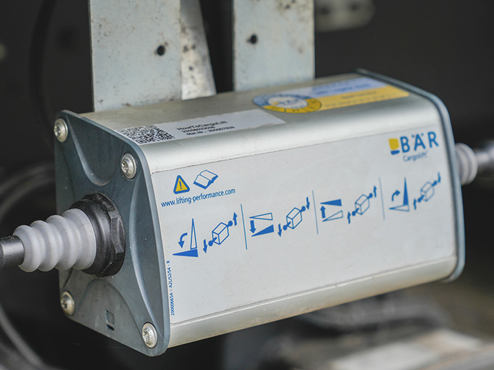 MAN TGL 12t mieten | Bedienelement - Schaltkasten für Ladebordwand | Autovermietung Arndt